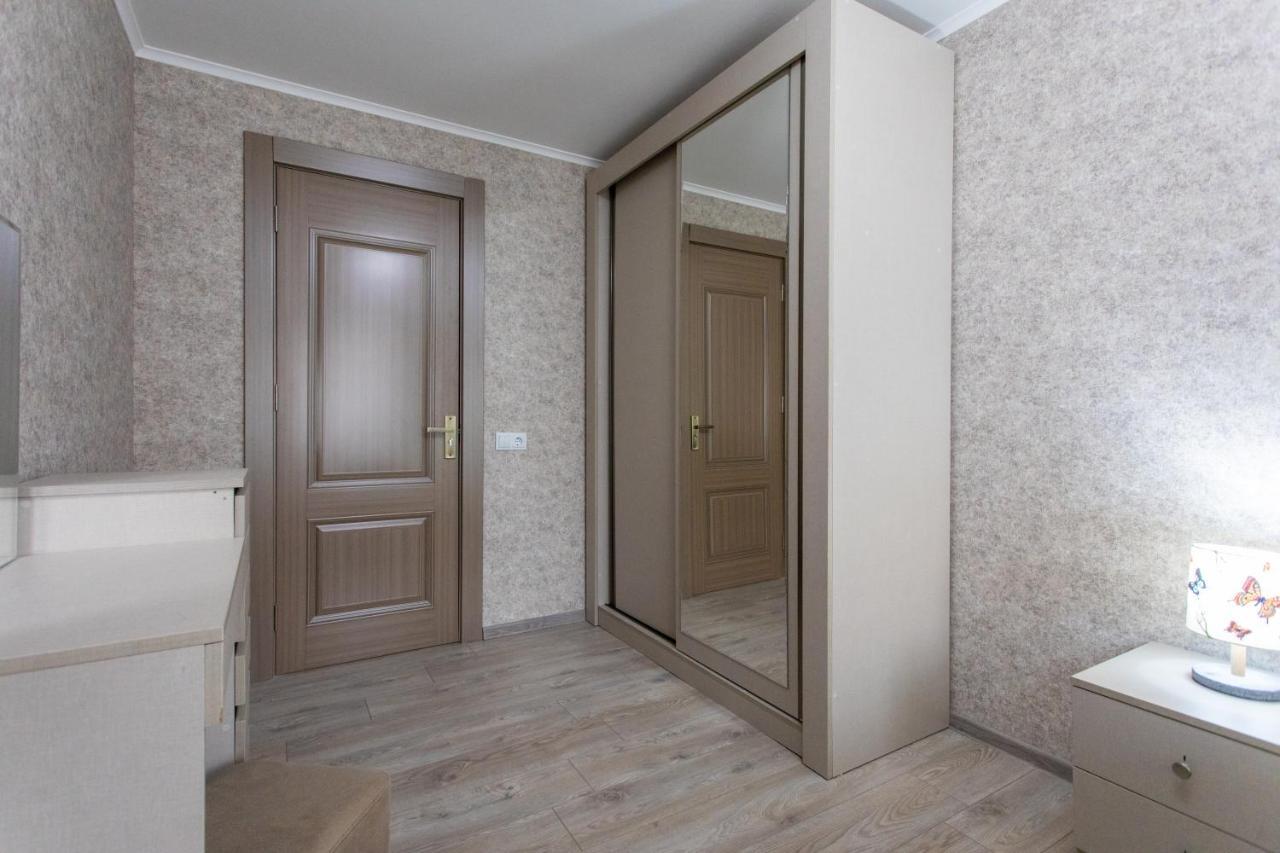 Ninia'S Apartment Kutaisi Esterno foto